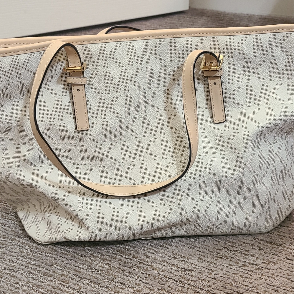 Purse - Picture 3 of 4